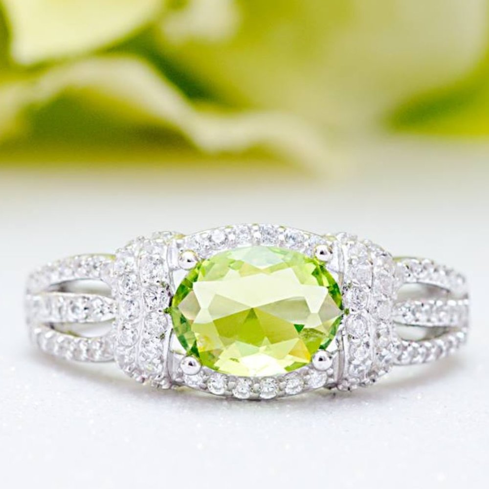 Green Peridot Oval ring, 925 Sterling Silver Charmed Aroma Birthstone Collection
